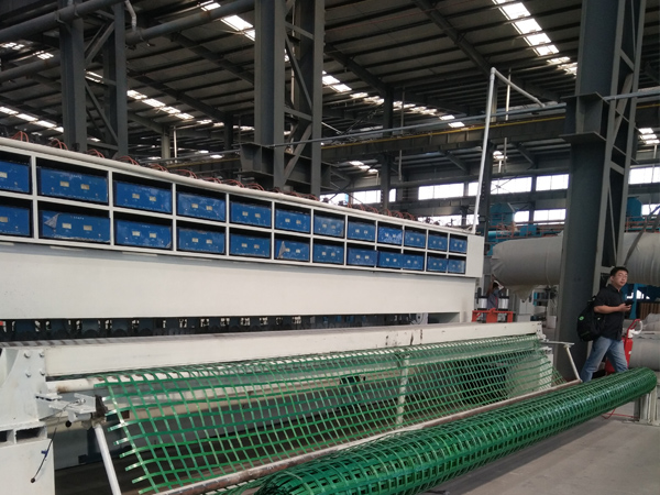 生產(chǎn)車間-塑料土工格柵